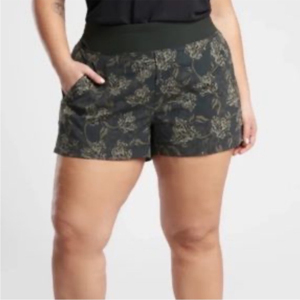 Athleta Trekkie North Printed Short‎ Sz 18